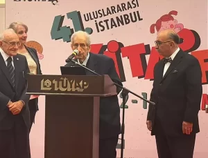 Yalvaç Ural’a Onur Gecesi