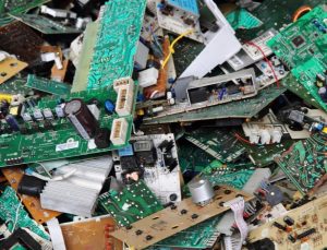 Yapay zekanın 2030 yılına kadar milyonlarca ton elektronik atık üretebileceği ortaya çıktı