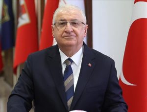 Yaşar Güler, öğretmen olarak görev yapan personellerle bir araya geldi