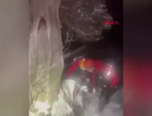 Yaşlı Çift Kar Yağışı Nedeniyle Mahsur Kaldı, AFAD Ekipleri Tarafından Kurtarıldı