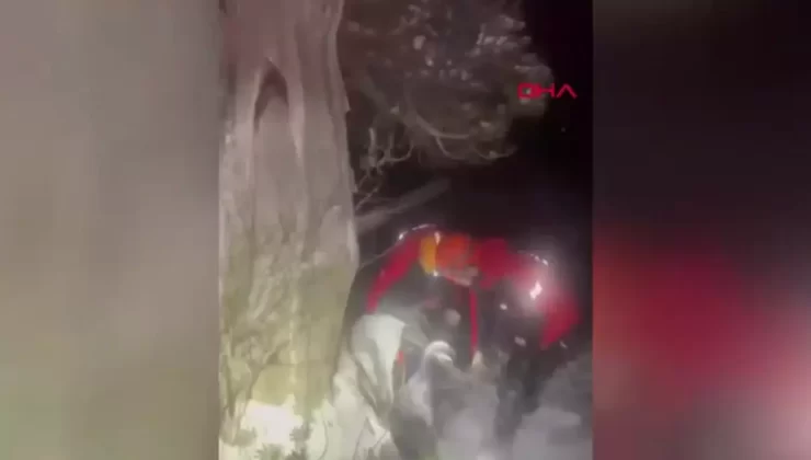 Yaşlı Çift Kar Yağışı Nedeniyle Mahsur Kaldı, AFAD Ekipleri Tarafından Kurtarıldı