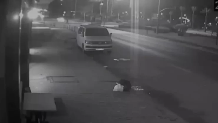 Yaya Çarpmamak İçin Manevra Yapan Otomobil Gelinlik Dükkanına Çarptı