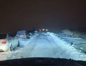 Yolda Mahsur Kalan 157 Kişi Kurtarıldı