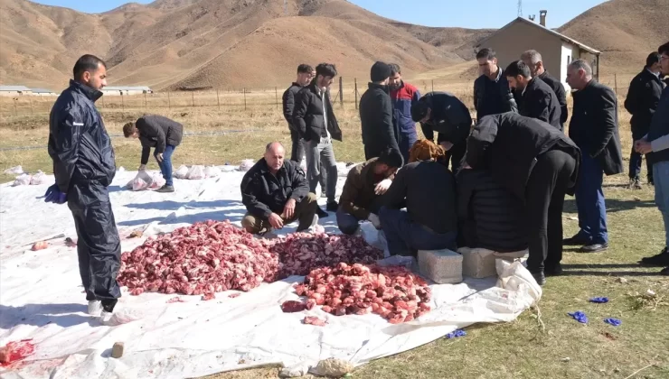 Yüksekova’da Kurban Eti İhtiyaç Sahiplerine Dağıtılıyor
