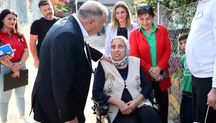 Yüreğir Belediye Başkanı, Engelli Vatandaşa Akülü Sandalye Hediye Etti