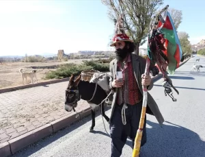Yürüyerek Türkiye’yi Geziyor