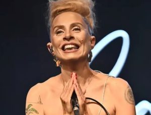 Zeynep Casalini’den itiraf: “Beni intihardan Sezen Aksu kurtardı”