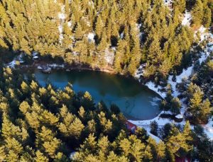 Zigana’nın zirvesindeki Limni Gölü’nden nefes kesen maznaralar