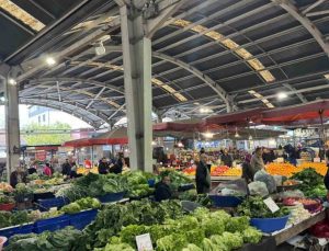 Zonguldak semt pazarında fiyatların arttığı görüldü