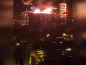 Zonguldak’ta 13 Katlı Apartmanın Çatısında Yangın Çıktı