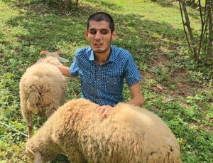 Zonguldak’ta çobanlık yapan görme engelli genç, umut oldu