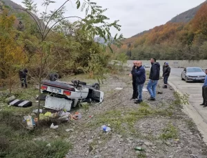 Zonguldak’ta Takla Atan Araçta Çift Yaralandı