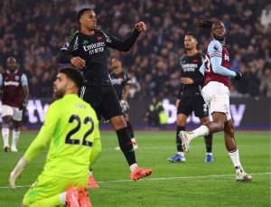 Arsenal, 7 gollü maçta West Ham United’ı devirdi