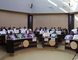 Bahçesaray Kayyum Atamasına Meclis’te Protesto