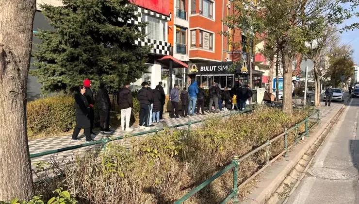 Eskişehir’de Simit Kuyruğu