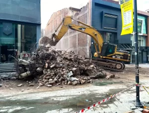 Güngören’de Çöken Binada Arama Çalışmaları Sürüyor