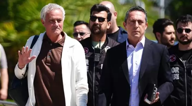 Mourinho, Oosterwolde’nin alternatifini istedi, Ali Koç devreye girdi! İşte teklif…