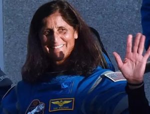 ABD’li astronot Williams, uzayda en uzun yürüyüşü yapan bayan oldu