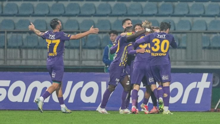 Eyüpspor, 9 kişi kalan Sivasspor’u son anlarda geçti