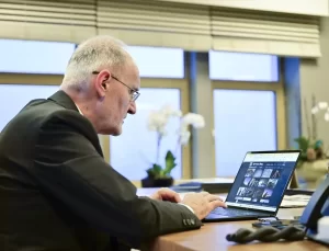 İTO Başkanı Şekib Avdagiç, AA’nın “Yılın Kareleri” oylamasına katıldı