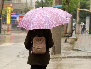 Türkiye genelinde hava sıcaklıkları 12 derece azalacak: İstanbul’da kar yağabiilir