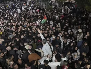 183 Filistinli Esir Hür Bırakıldı