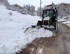 2 gündür kar yağışı etkili oldu: Kar kalınlığı 1 metreyi aştı