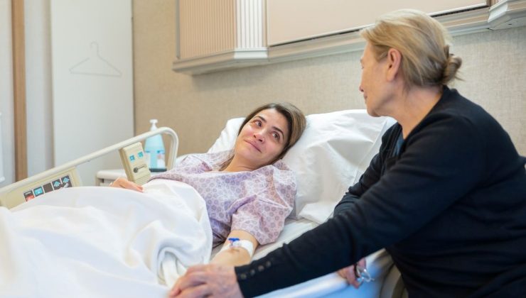 30 yaşında 5 belirtiyle hastaneye gitti: Menopoz dediler lakin meğerse ölümcül bir kansermiş, annesi de tıpkı hastalığa yakalandı