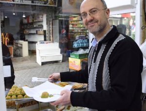 49 yıldır dede mesleğini 8 metrekarelik dükkanda sürdürüyor: 7 yaşında çırak olarak başlamış