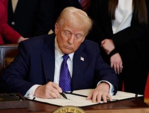 ABD Başkanı Trump, Kanada’ya yönelik açıkladığı tarifeleri 30 günlüğüne durdurdu