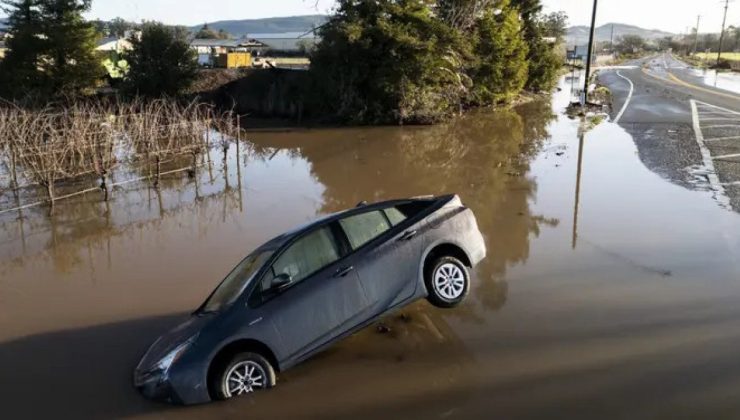 ABD’de Kaliforniya’da sel felaketi: 2 meyyit
