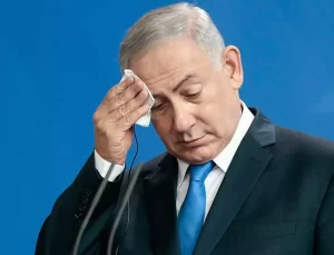 ABD’ye giden Netanyahu Beyaz Saray’ın önünde protesto edildi