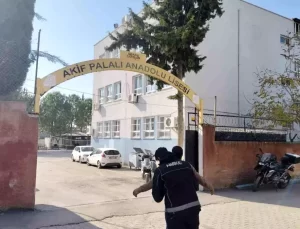 Adana’da Okul Önlerinde Narko Uygulaması