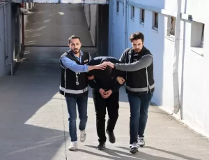 Adana’da Otoyolda Gümrük Kaçağı Elektronik Sigara Ele Geçirildi