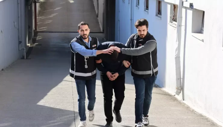 Adana’da Otoyolda Gümrük Kaçağı Elektronik Sigara Ele Geçirildi