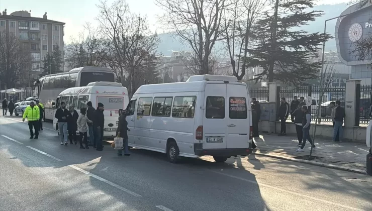 Afyonkarahisar’da Dolmuş Kavgası: 2 Yaralı