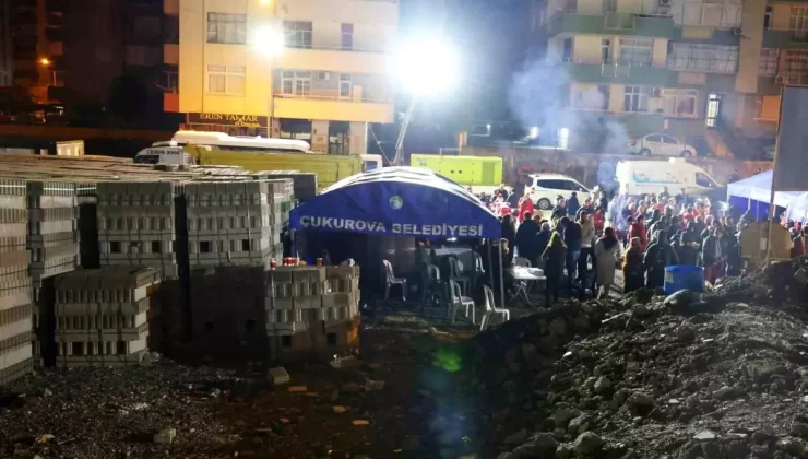 Alpargün Apartmanı’nda Tepki: İnşaat Malzemesi Bırakıldı