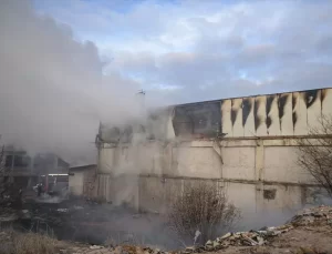 Altındağ’da Ahşap İşletmesinde Yangın