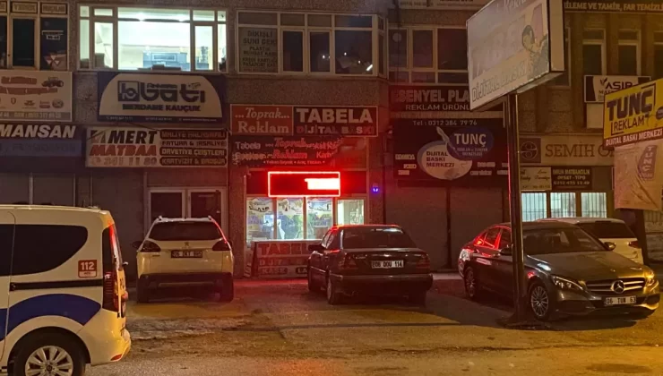 Altındağ’da Komşu Esnaflar Arasında Bıçaklı Kavga: 3 Yaralı