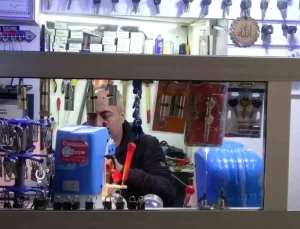 Anahtarcı Baba, İki Metrekarede Muvaffakiyet