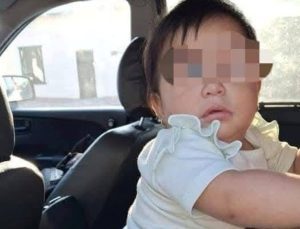 Annesi öldürüldü, 9 aylık bebek yolda emeklerken bulundu