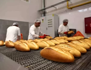 Antalya Halk Ekmek’e Yoğun İlgi: 2024’te 7,9 Milyon Ekmek Dağıtıldı