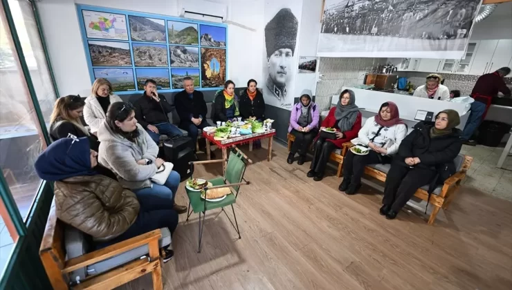 Antalya’da Deprem Şehitleri Anıldı