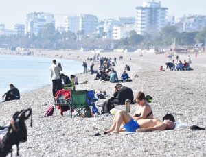 Antalya’da şubatta yazdan kalma gün