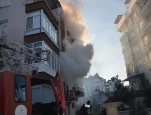 Antalya’da Yangın Panik Yarattı