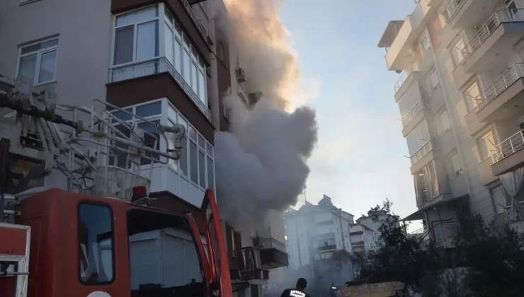 Antalya’da Yangın Panik Yarattı