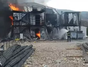Arsuz’daki Okul İnşaatında Konteyner Yangını