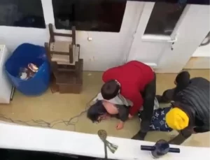 Atatürk Köprüsü’nden Düşen Kadın Balıkçılar Tarafından Kurtarıldı