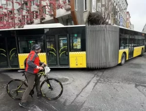 Avcılar’da İnşaat Nedeniyle Otobüs Yolunda Kaldı