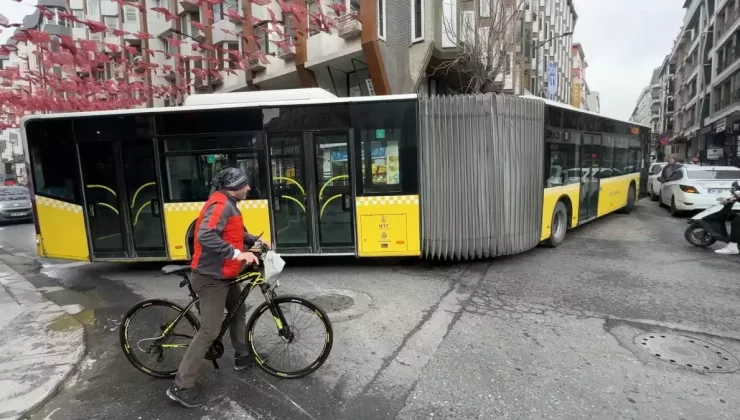 Avcılar’da İnşaat Nedeniyle Otobüs Yolunda Kaldı